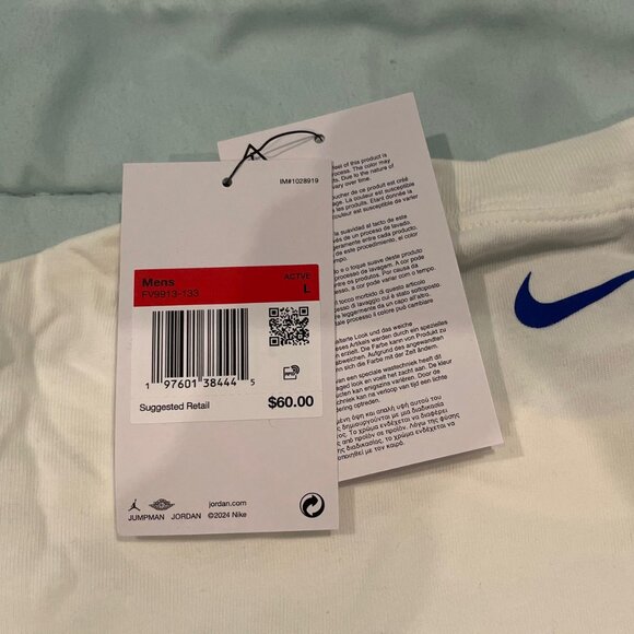 NWT Nike Awake Air Jordan White T-shirt Large or XL New $60 Deal Athletic - Picture 10 of 15